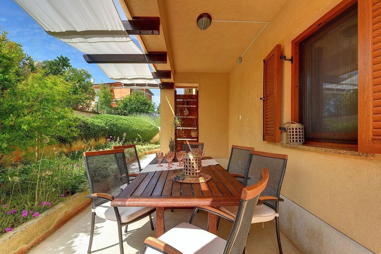 וינקורן Grosse Wohnung Mit 2 Kuechen, 3 Schlafzimmer