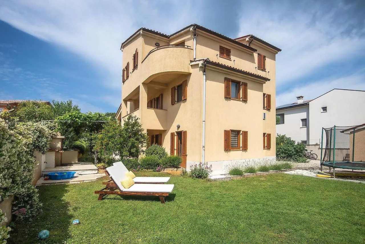 Apartment Grosse Wohnung Mit 2 Kuechen, 3 Schlafzimmer Vinkuran Croatia