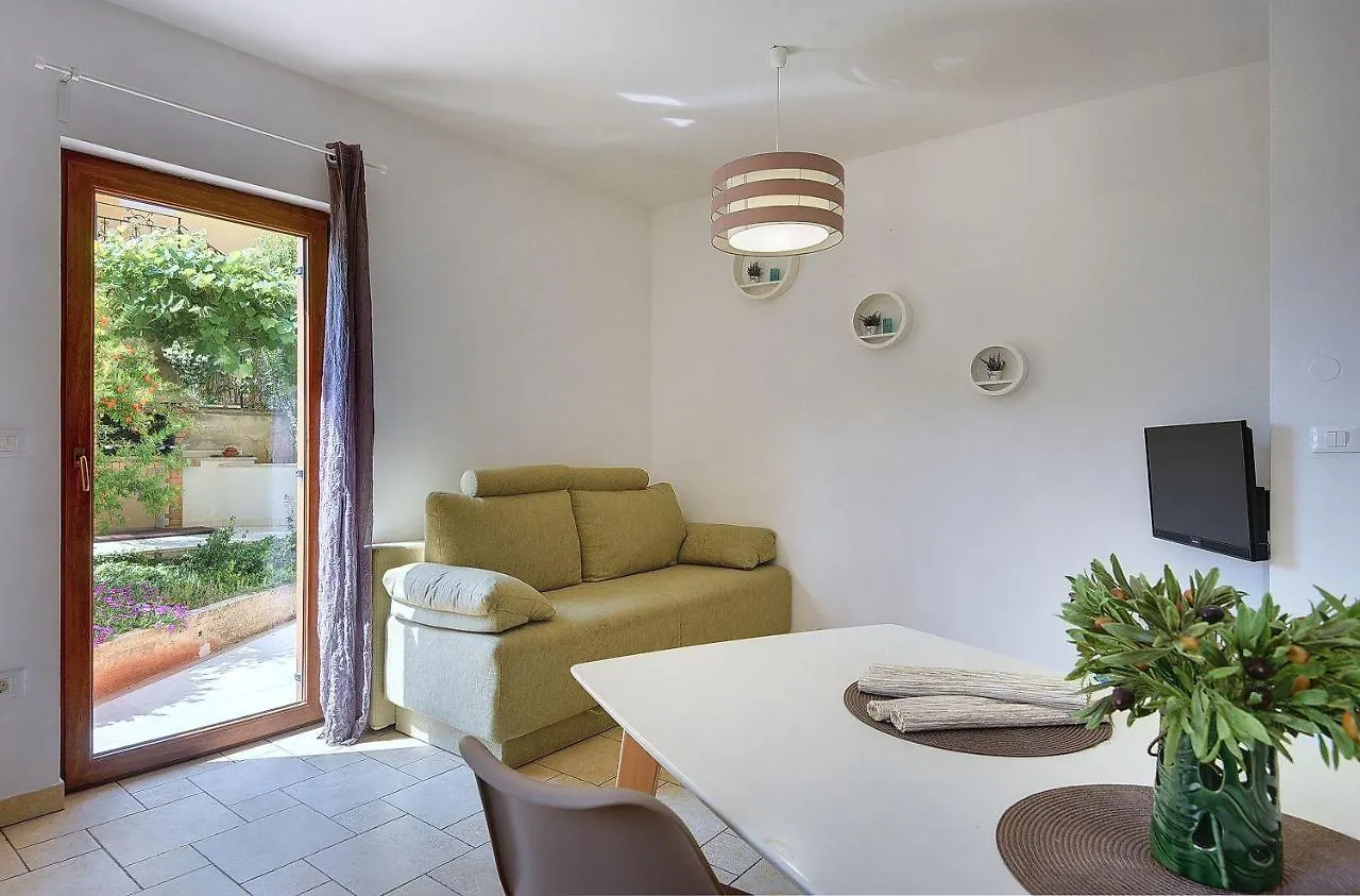 Grosse Wohnung Mit 2 Kuechen, 3 Schlafzimmer Vinkuran Apartment